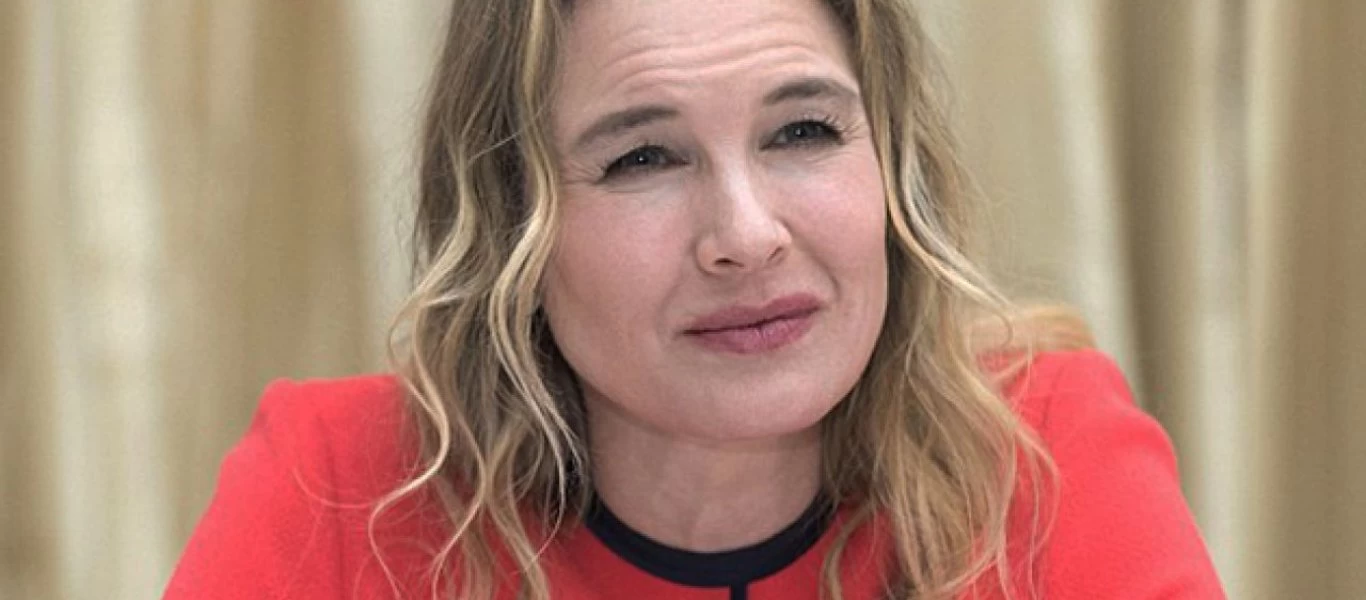 Ρενέ Ζελβέγκερ: Ποζάρει με κόκκινο κοντό φόρεμα - «Δεν γερνάμε απλά μεγαλώνουμε» (φωτο)